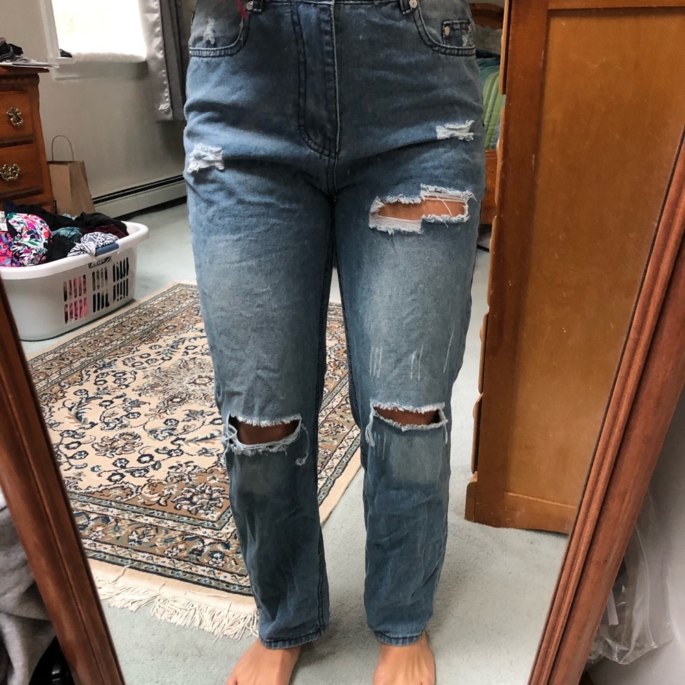 Bought of insta add  size M fits like a 6/8